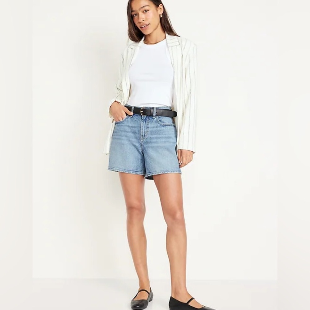 High-Waisted Baggy Jean Shorts -- 5-inch inseam
Size 10 
Old navy